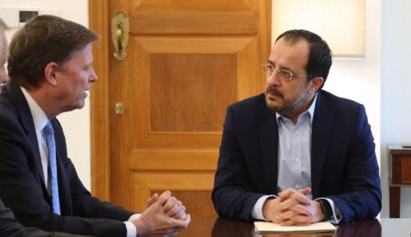 Hristodulidis ile Stewart görüştü: Kıbrıs Rum liderliğine göre "çözümün anahtarı Ankara'da"