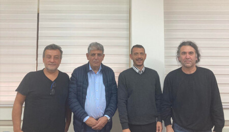 “Kimliksizler” AKEL ile görüştü