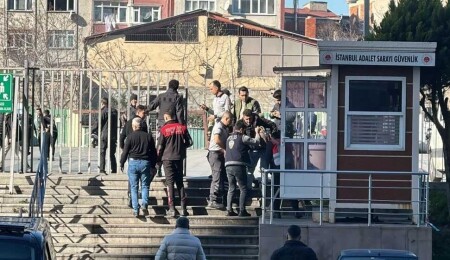 İstanbul’da Çağlayan Adliyesi'nde polis noktasına silahlı saldırı: 2 kişi hayatını kaybetti, 5 kişi yaralandı
