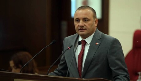 Alişan Şan: Bir kaşık suda fırtına koparmamak lazım