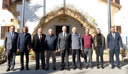 Ersin Tatar, çam kese böceğinin yarattığı sorunlar ve yapılabilecekler ile ilgili dernek yetkililerini kabul etti