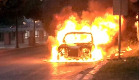 Büyükkonuk-Kaplıca Anayolu’nda seyir halindeki araç yandı!