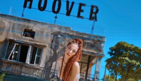 Kapalı Maraş'ta çekilen klip, Güney Kıbrıs'ta tepkilere neden oldu