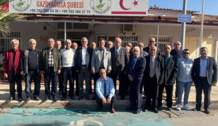 Erhan Arıklı, Türk Barış Kuvvetleri Gaziler Derneği Gazimağusa Şubesi’ni ziyaret etti