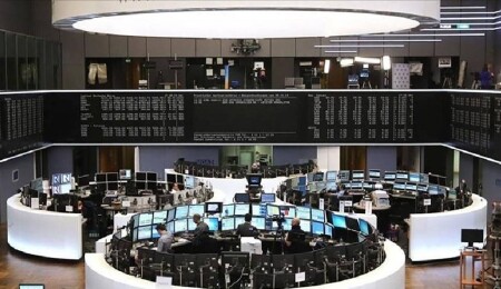 Avrupa borsalarında Credit Suisse'le başlayan panik derinleşiyor