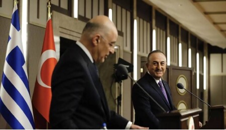 Mevlüt Çavuşoğlu, Yunan mevkidaşı Dendias ile görüştü