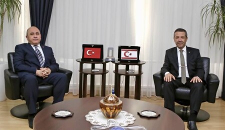 Dışişleri Bakanı Ertuğruloğlu, Türkiye Cumhuriyeti Lefkoşa Büyükelçisi Başçeri ile görüştü