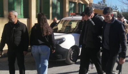 Bıçaklı kavga zanlıları 2 gün daha tutuklu kalacak