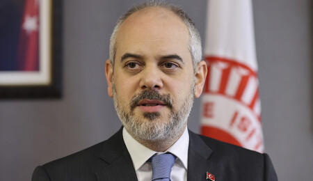 Akif Çağatay Kılıç’tan Güney Kıbrıs’taki pankarta tepki: Siyasi ve ahlaksız propaganda