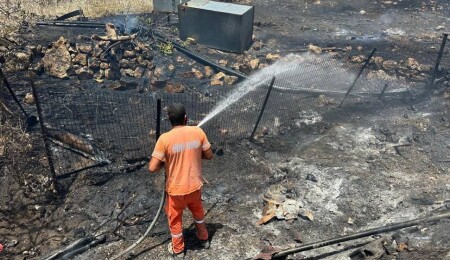 Bağlıköy'de çıkan yangını söndürme ve soğutma çalışmaları sürüyor