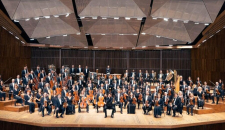 Dünyanın farklı ülkelerinde müzisyenler, depremzedeler için konser verdi