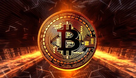 Trump'ın zaferiyle yükselişe geçen Bitcoin'den tarihi rekor: 82 bin dolara yaklaştı