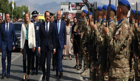 Güney Kıbrıs'ta 1 Ekim askeri geçit töreni düzenlendi