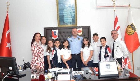 Polis müdürleri, 23 Nisan Ulusal Egemenlik ve Çocuk Bayramı nedeniyle çocukları kabul etti