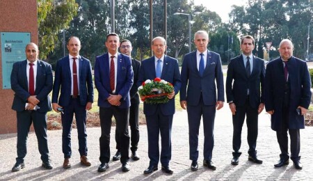 Cumhurbaşkanı Tatar, Canberra'da Atatürk Anıtı’na çelenk sundu