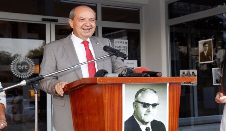 Ersin Tatar, yazar Sevil Emirzade’nin kitaplarının tanıtım etkinliğine katıldı