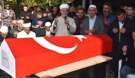 Amasra'daki patlamadan 21 gün sonra hayatını kaybeden madenci, son yolculuğuna uğurlandı