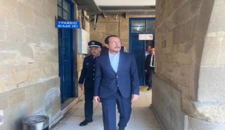 Güney Kıbrıs’ta video krizi: Nakit bağışla yaptırımdan kaçış iddiası