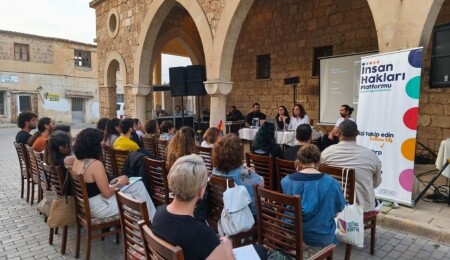 LGBTİ+ ve cinsiyet karşıtı söylemler paneli Mağusa’da gerçekleştirildi