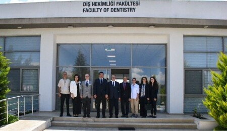 Marmara Üniversitesi Rektörü Kurt ve Tıp Fakültesi Dekanı Şehirli DAÜ’yü ziyaret etti