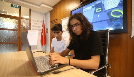 Hatay'dan gelen öğrenciler TEKNOFEST'in Uçan Araba Simülasyon Yarışması'nda mücadele edecek