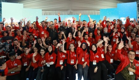 Türkiye Milli Savunma Bakanı Güler, TEKNOFEST KKTC'de gençlerle bir araya geldi