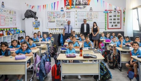 Erhürman, Dr. Suat Günsel İlkokulu'nu ziyaret etti: Pırıl pırıl öğrencilerle birlikte olmak harikaydı