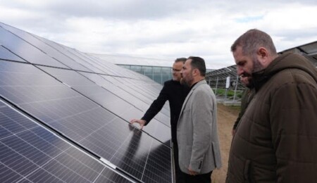 Bakan Çavuş, Tarımsal Araştırma Enstitüsü'nde incelemelerde bulundu