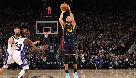 Stephen Curry, yine tarih yazdı: NBA'de 4 bin üçlük sayısına ulaşan başka bir oyuncu yok