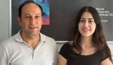 DAÜ'lü öğrenci Sadaf Jahangiri Pour, üstün başarıyla mezun oldu