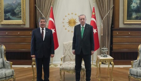 Başbakan Ünal Üstel, Türkiye Cumhurbaşkanı Erdoğan’ı kutladı