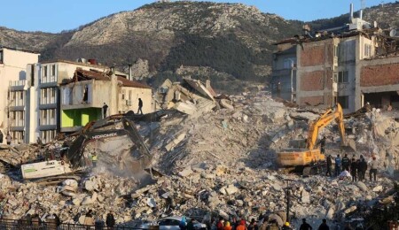 Hatay'da depremde 5 kişinin öldüğü binanın sorumlularına dava açıldı