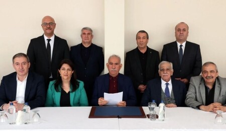 İmralı: PKK kendisini lağvetmeli, silahlı gruplar silah bırakmalı