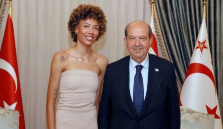 Cumhurbaşkanı Ersin Tatar, milli sporcu Buse Savaşkan’ı kabul etti