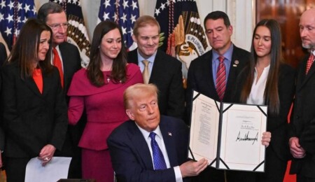 Donald Trump, 30 bin belgesiz göçmeni Guantanamo’da hapsetmek istiyor