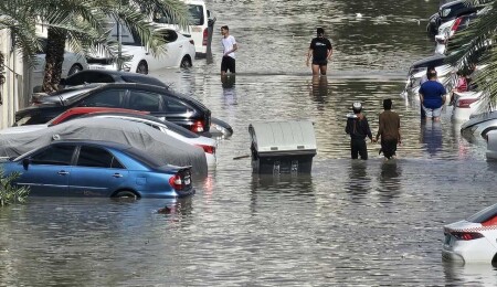 Çöl şehri Dubai'de sel felaketi: Nedeni bulut tohumlaması mı?