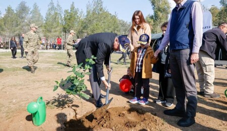 "El ele, yeşil bir geleceğe" etkinliğinde 3 bin fidan toprakla buluştu