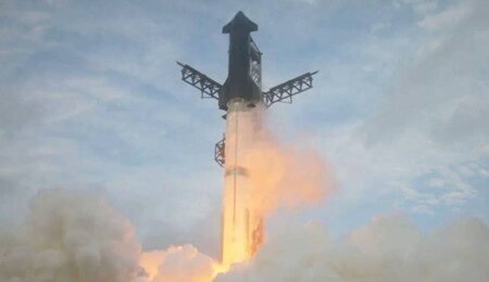 Musk'ın sekizinci denemesi: SpaceX roketi havada patladı, Florida'da hava trafiği durduruldu