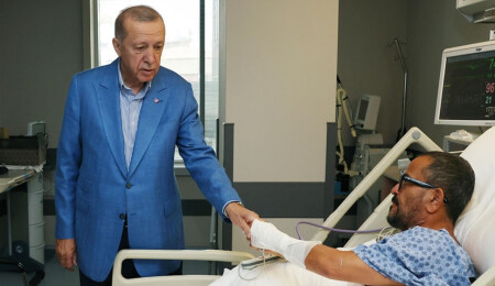 Erdoğan, denizde kaza geçiren Sabancı çiftini ziyaret etti