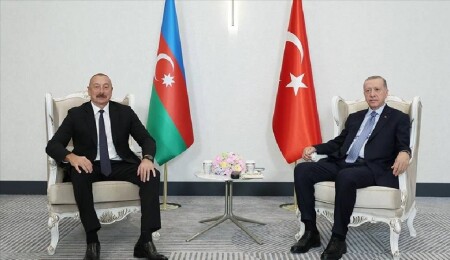 Türkiye Cumhurbaşkanı Erdoğan, Azerbaycan Cumhurbaşkanı Aliyev ile bir araya geldi