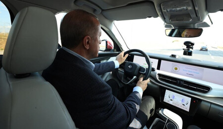 Türkiye Cumhurbaşkanı Erdoğan, Togg ile test sürüşü yaptı