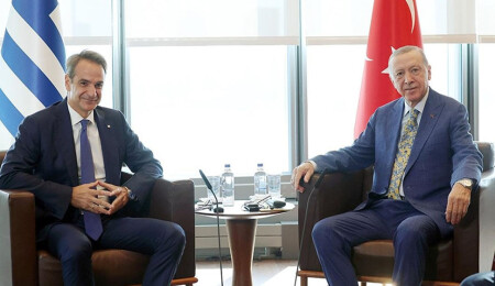 TC Cumhurbaşkanı Erdoğan, Yunanistan Başbakanı Miçotakis'i kabul etti