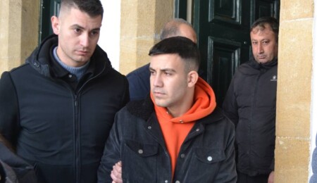 İçki çalan hırsızlık zanlıları, 2 ayı aşmayacak süreyle cezaevine gönderildi