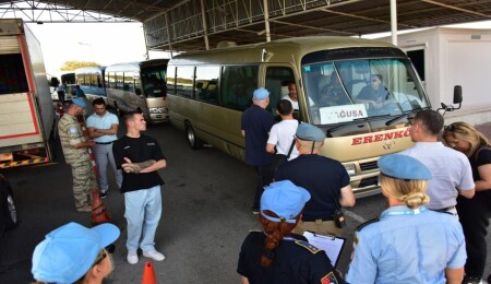 Erenköy’e giden kafileye engel; Müdahaleyle aşıldı, konvoy geçiş yaptı