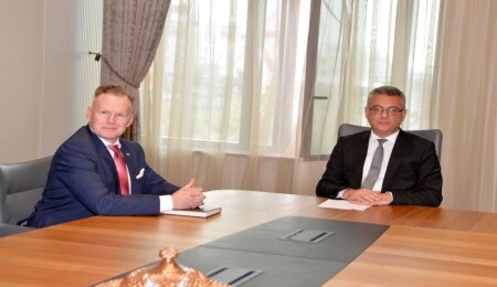 Erhürman, Slovakya’nın Lefkoşa Büyükelçisi Martin Bezák ile görüştü