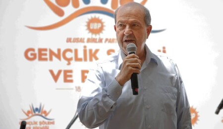 Ersin Tatar UBP Gençlik şölenine katıldı; milli siyasetten geri adım atmayacaklarını vurguladı