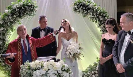 Petek Dinçöz çocukluk aşkı Nida Büyükbayrakdar ile evlendi