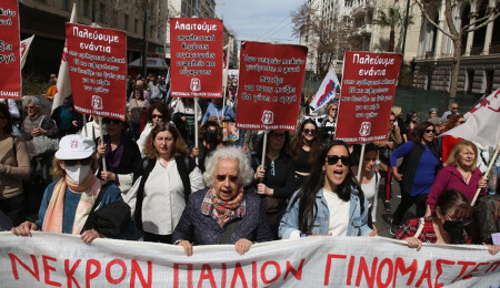 Yunanistan'daki tren kazasında hayatını kaybedenler için eylem yapıldı
