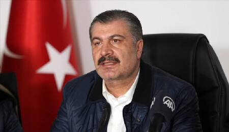 Fahrettin Koca: 19 bin 300 vatandaşımız hastanelerimizde tedavi altındadır