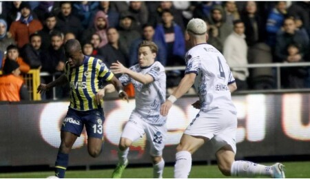 Fenerbahçe Adana'da 2 puan bıraktı: Jorge Jesus maç sonu kırmızı kart gördü